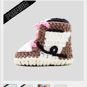 NWOT Crochet Baby Booties